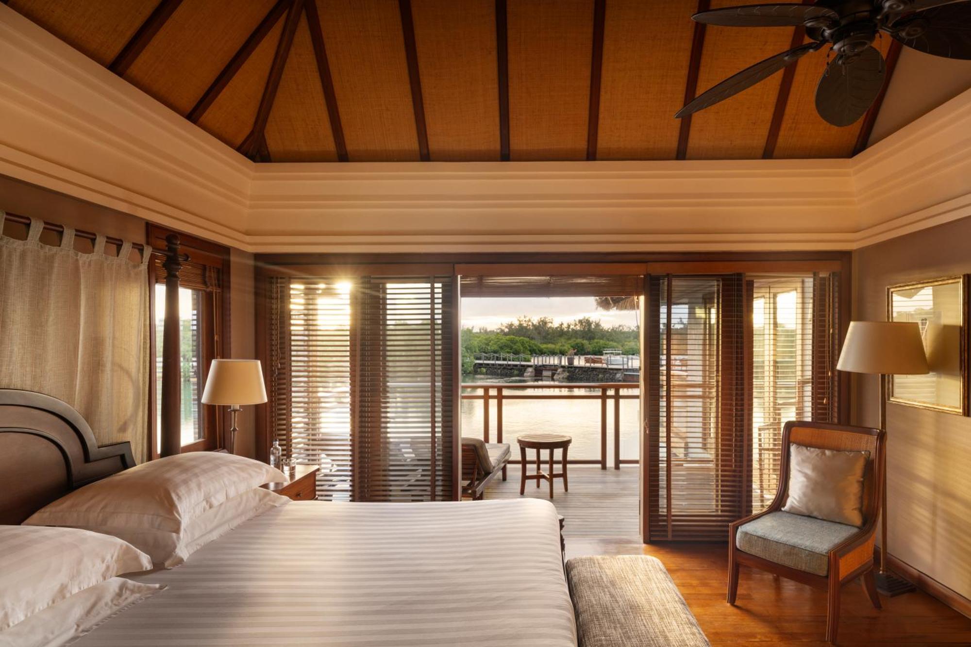 Constance Prince Maurice Poste de Flacq Exterior foto A bedroom at the Four Seasons Hotel, Bangkok