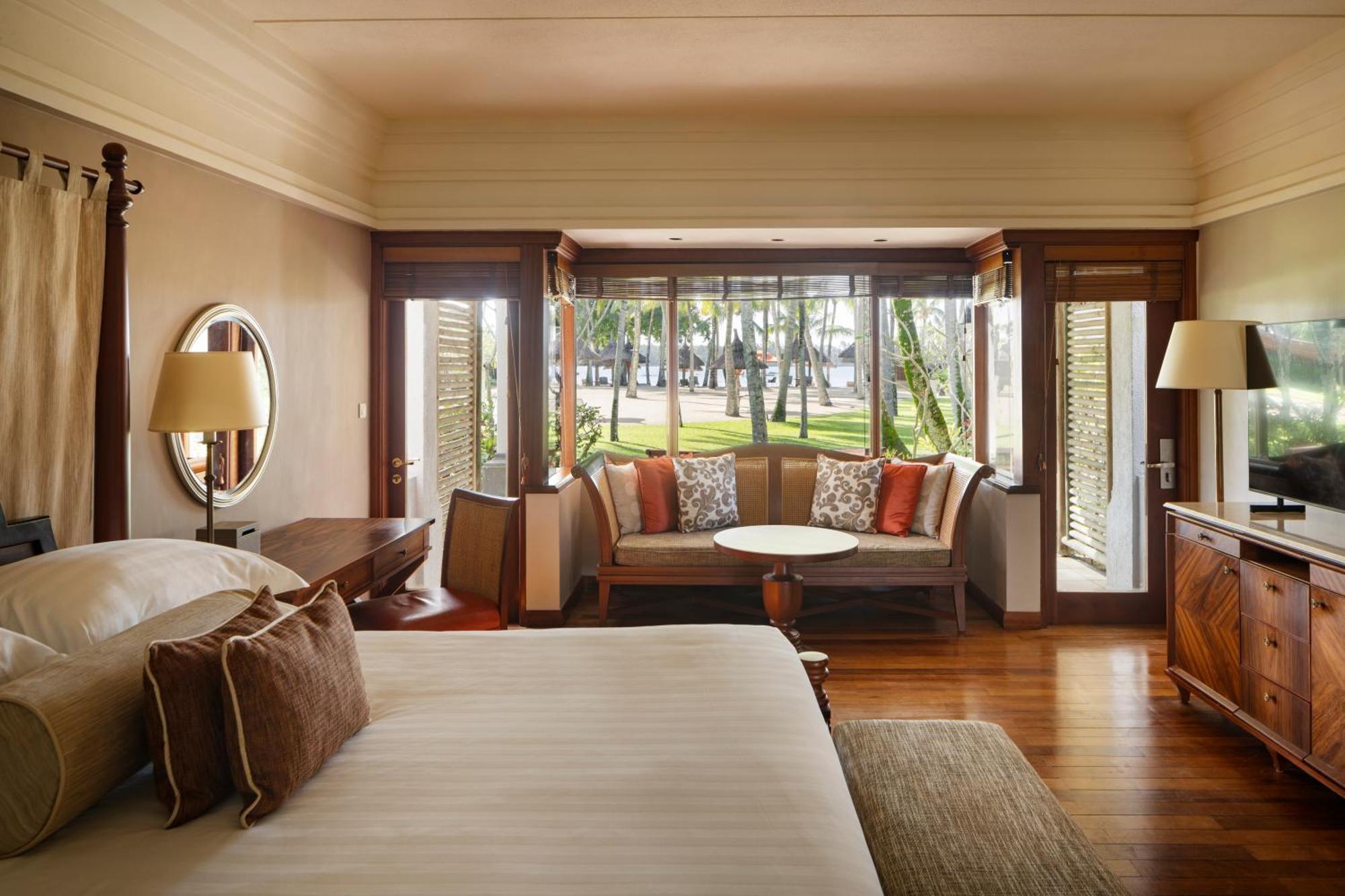 Constance Prince Maurice Poste de Flacq Exterior foto A guest room at the Four Seasons Resort